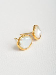 Pendientes perla botón con plata modelo